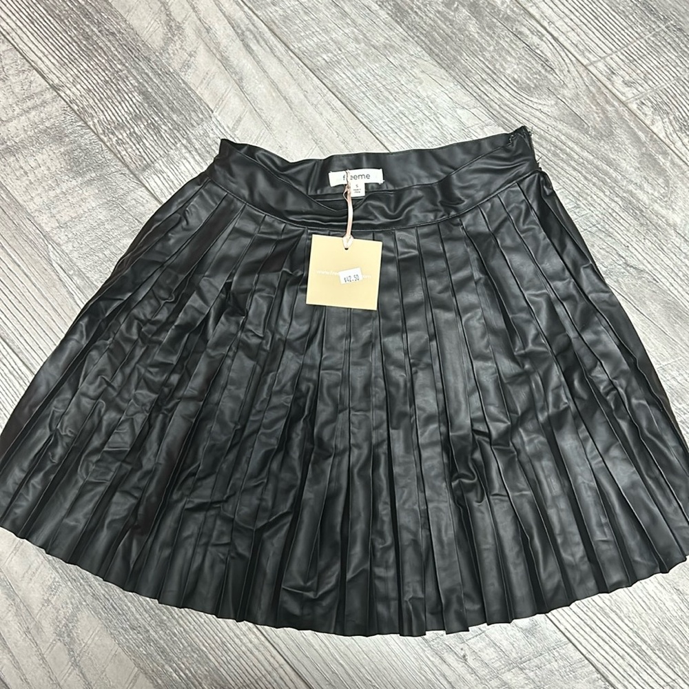 Freeme Black Pleated Skirt, Faux Leather, Size small